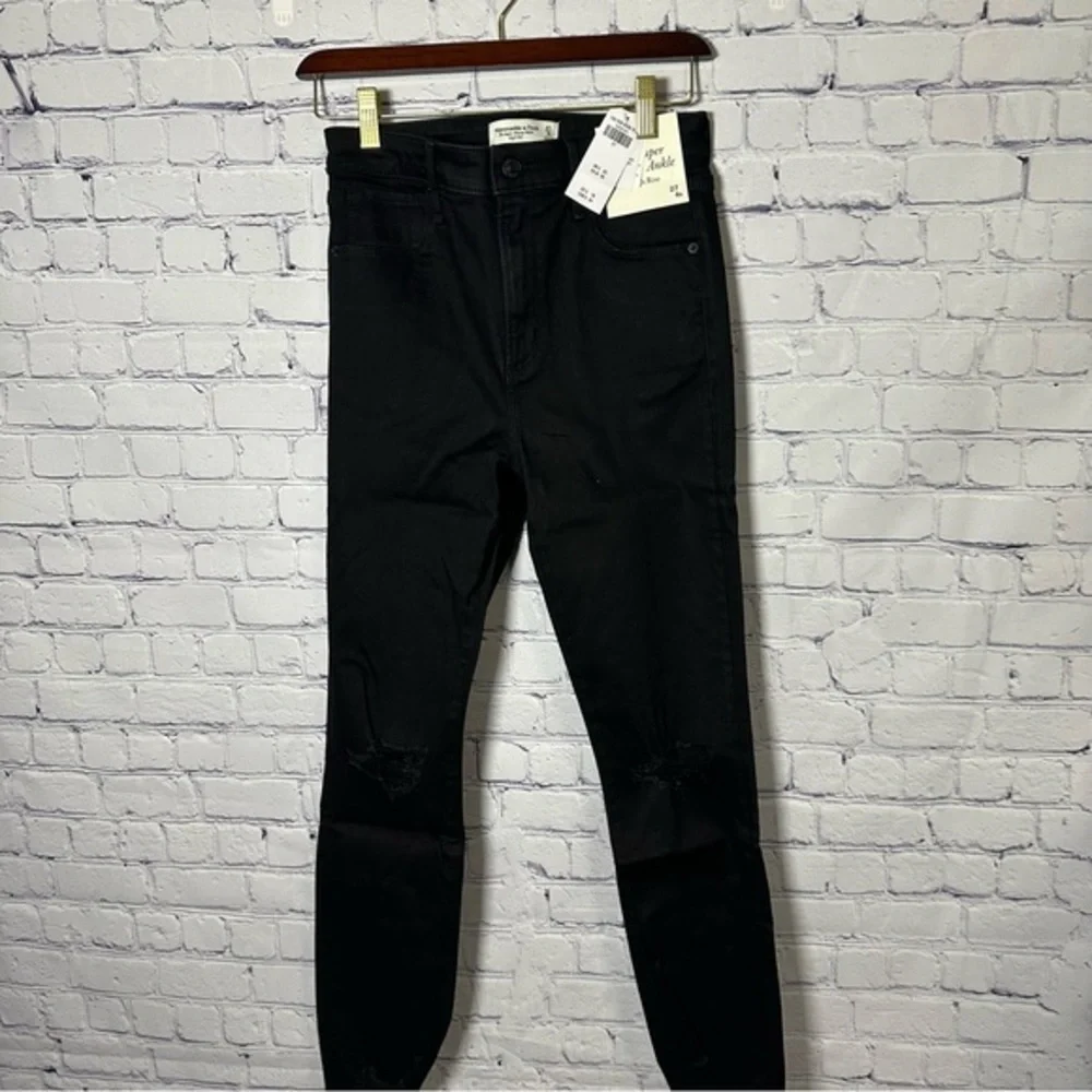 Abercrombie & Fitch NWT Women's Dark Skinny Jeans